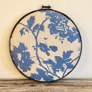 Round Pin Wheel Decor